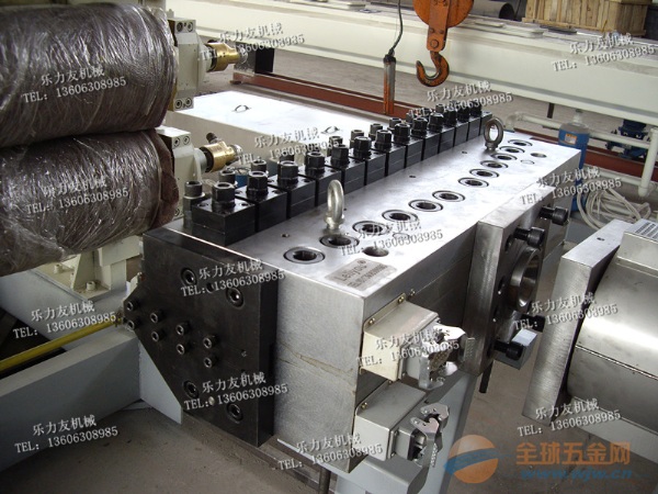 青岛热缩带机组生产设备专业厂家 热收缩带专